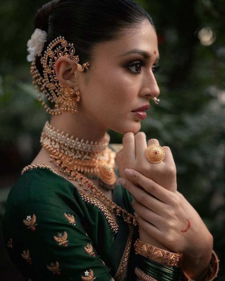 Jimikki – Traditional South Indian Bell-Shaped Gold Earrings