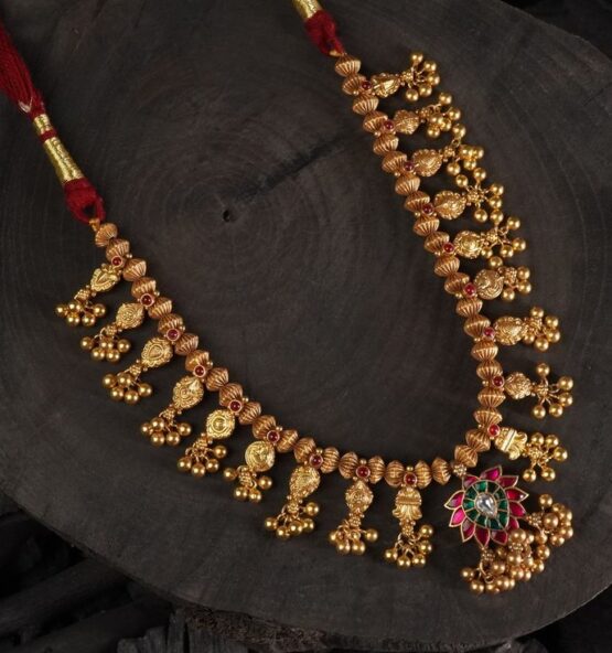 Kolhapuri Saaj – Traditional Maharashtrian Gold Necklace with 21 Pendants