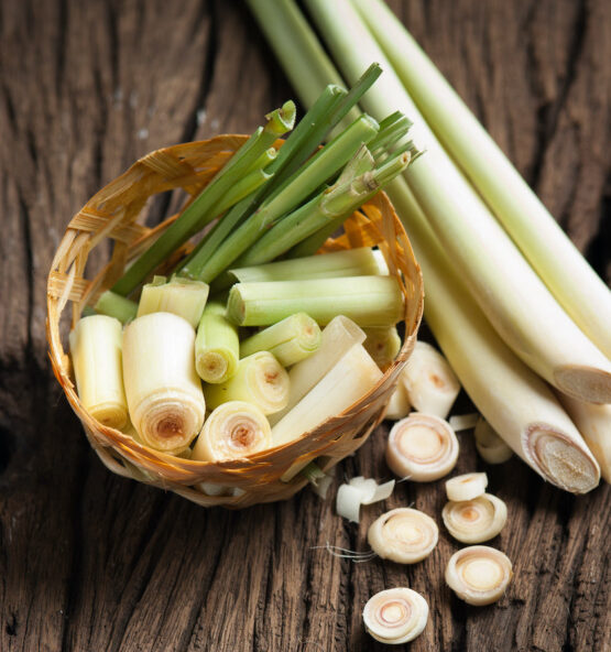 lemongrass sliced 1673478324263 555x592